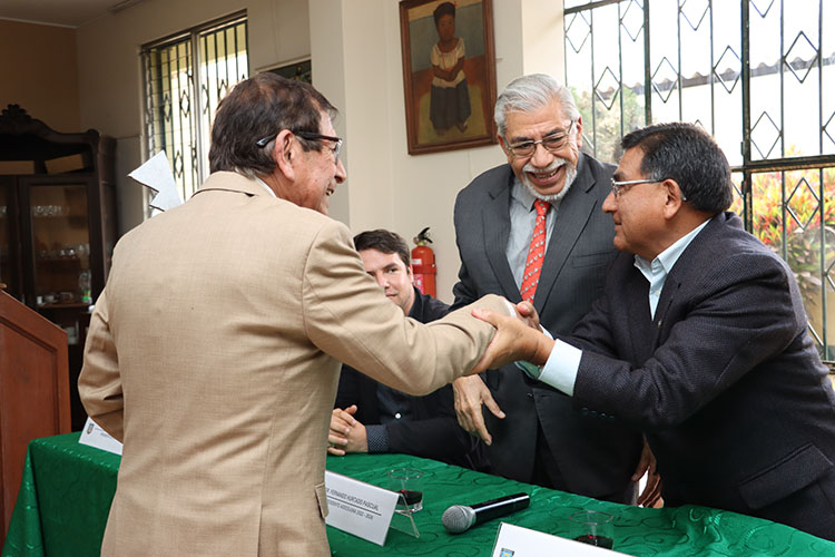 Saludo al nuevo consejo directivo por parte del rector