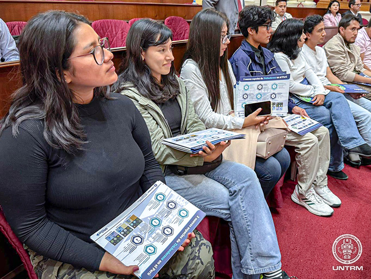 estudiantes de la UNALM en el Congreso